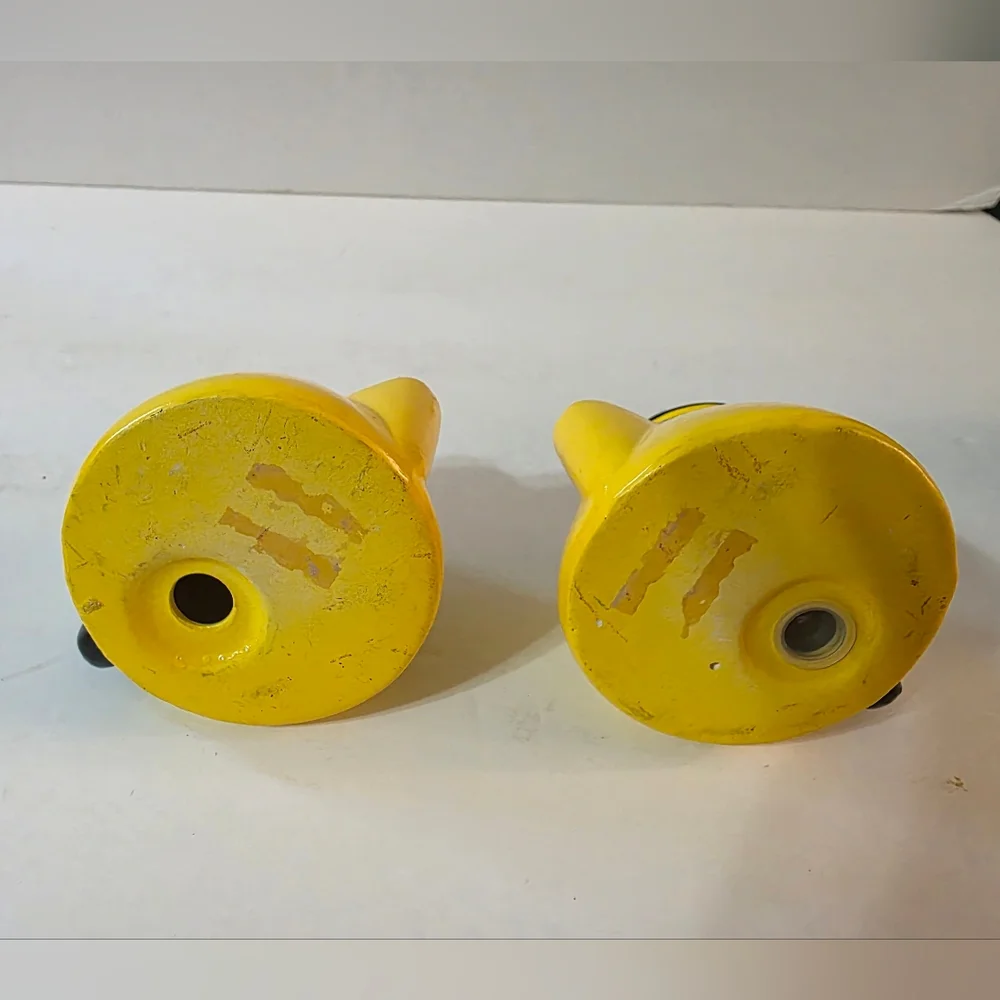 Vtg Tea Kettle Salt And Pepper Shaker Set